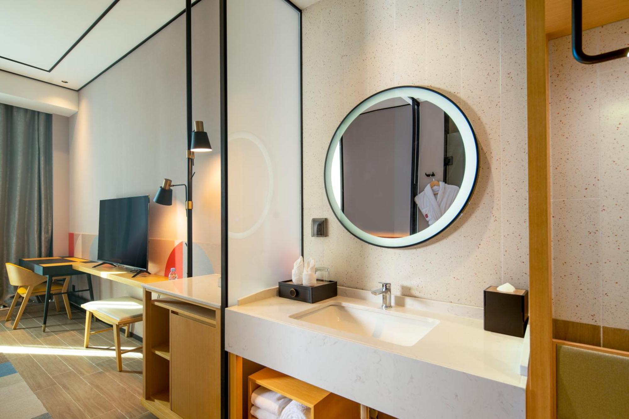 Hilton Garden Inn Shenzhen Baoan Huaide Exterior foto