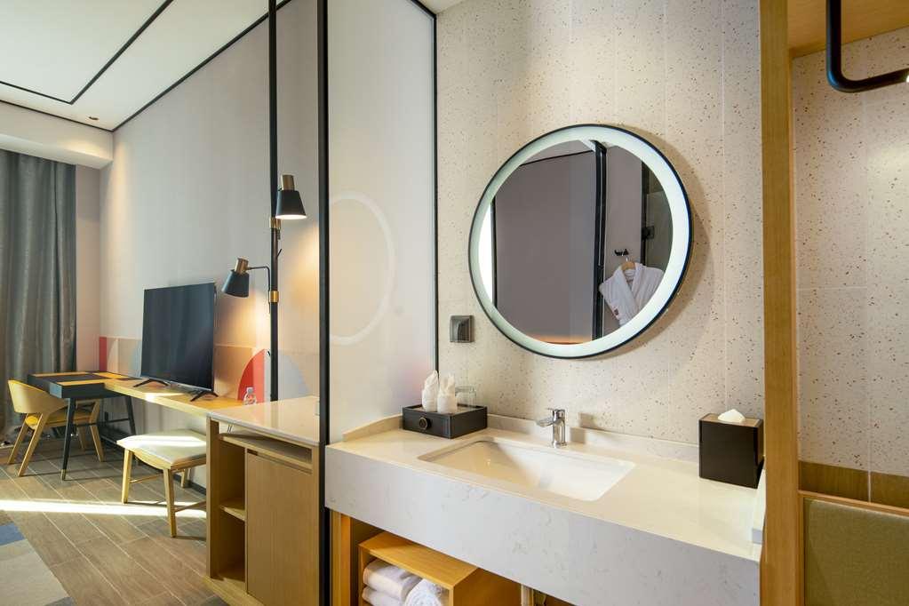 Hilton Garden Inn Shenzhen Baoan Huaide Zimmer foto
